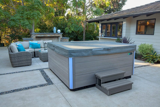 5 Signs You Need a New Hot Tub Cover & What to Look For